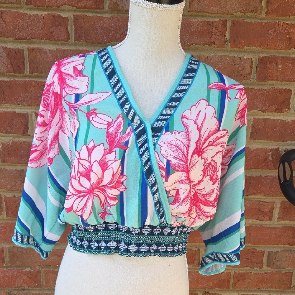 Jealous Tomato Floral V Neck Top Size Large